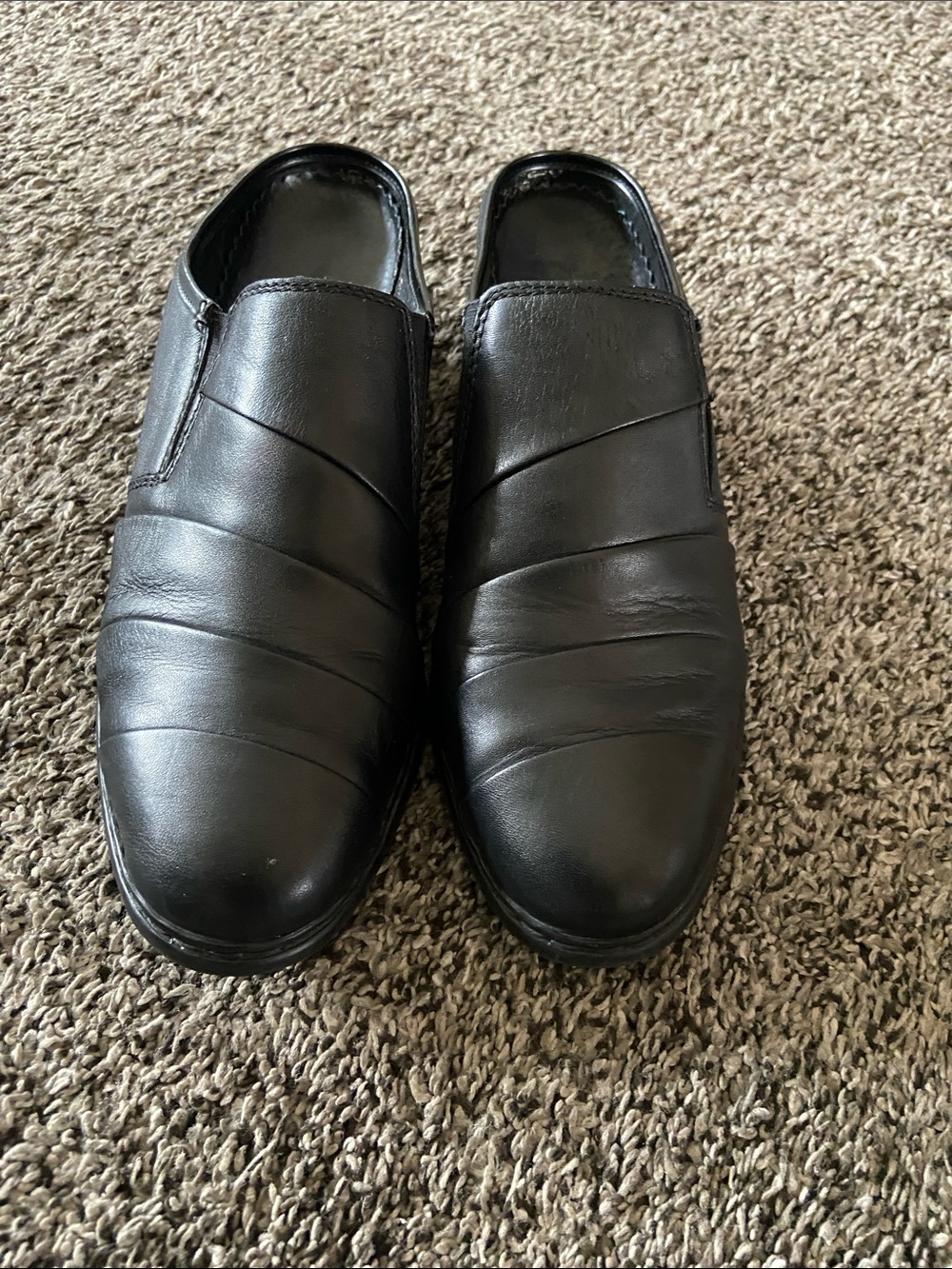 Rieker women’s size 6,Black Leather Slip-On Loafers